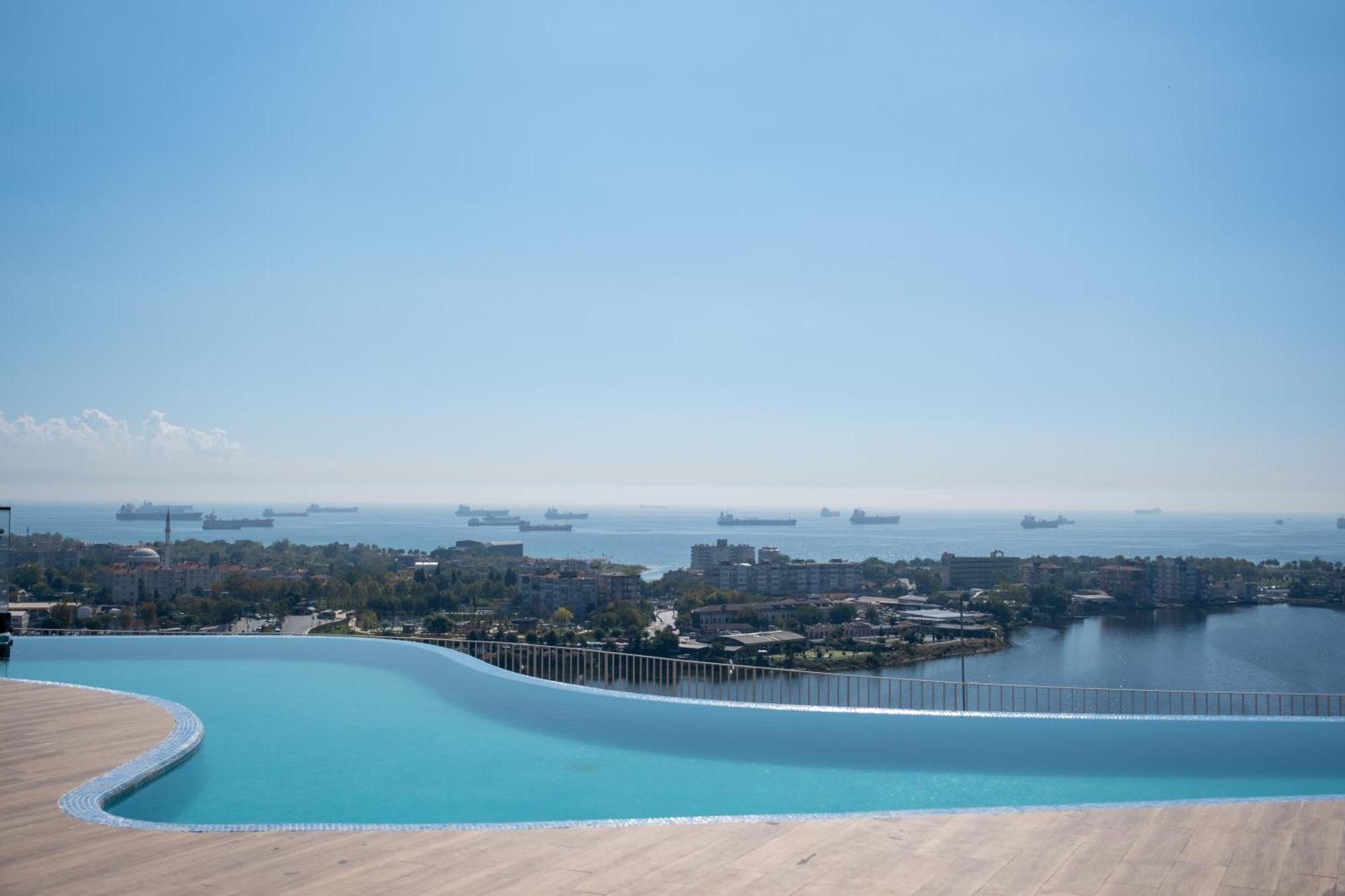 Golden Stones House Sea And Lake View Istanbul Bagian luar foto