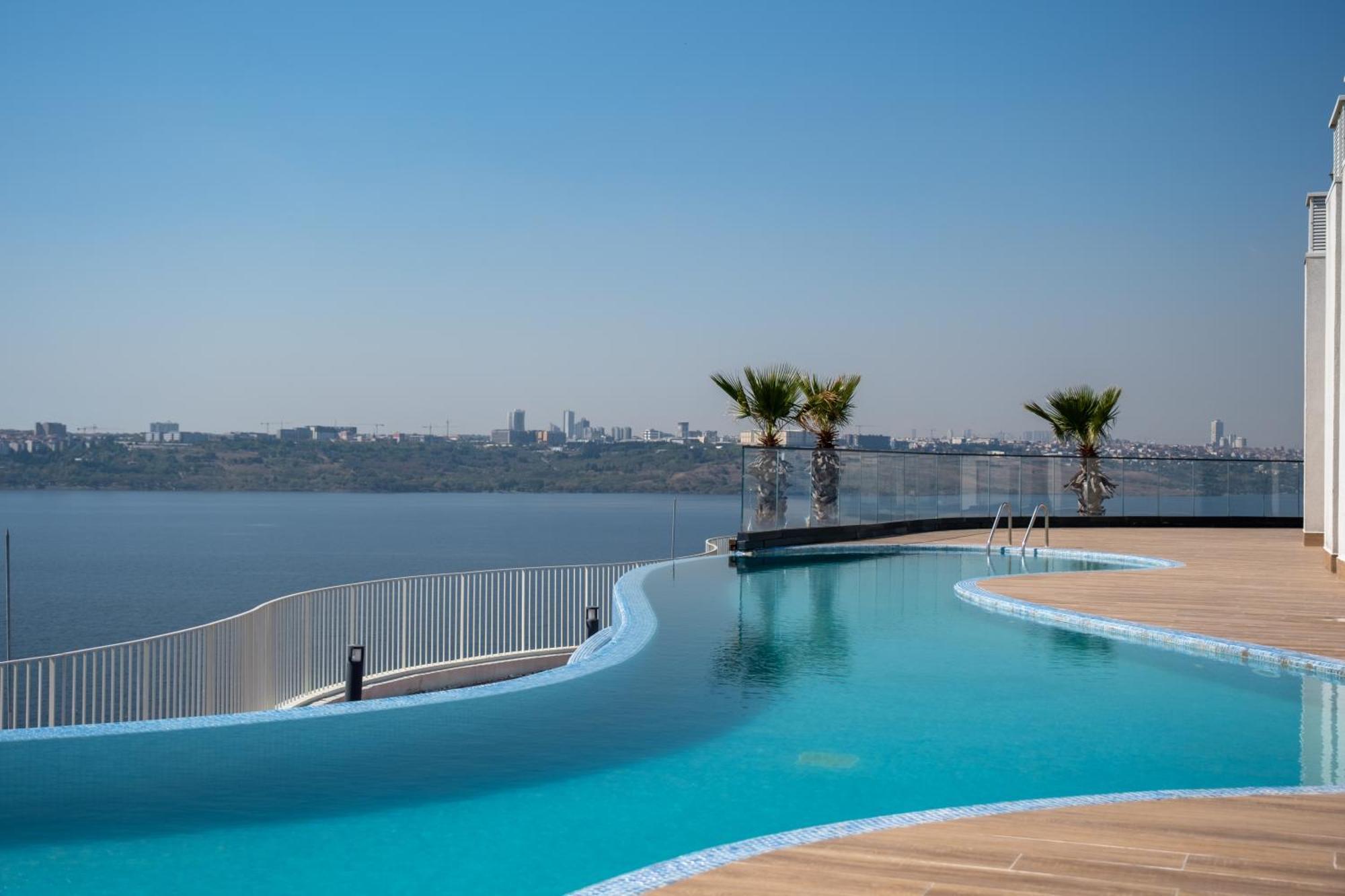 Golden Stones House Sea And Lake View Istanbul Bagian luar foto