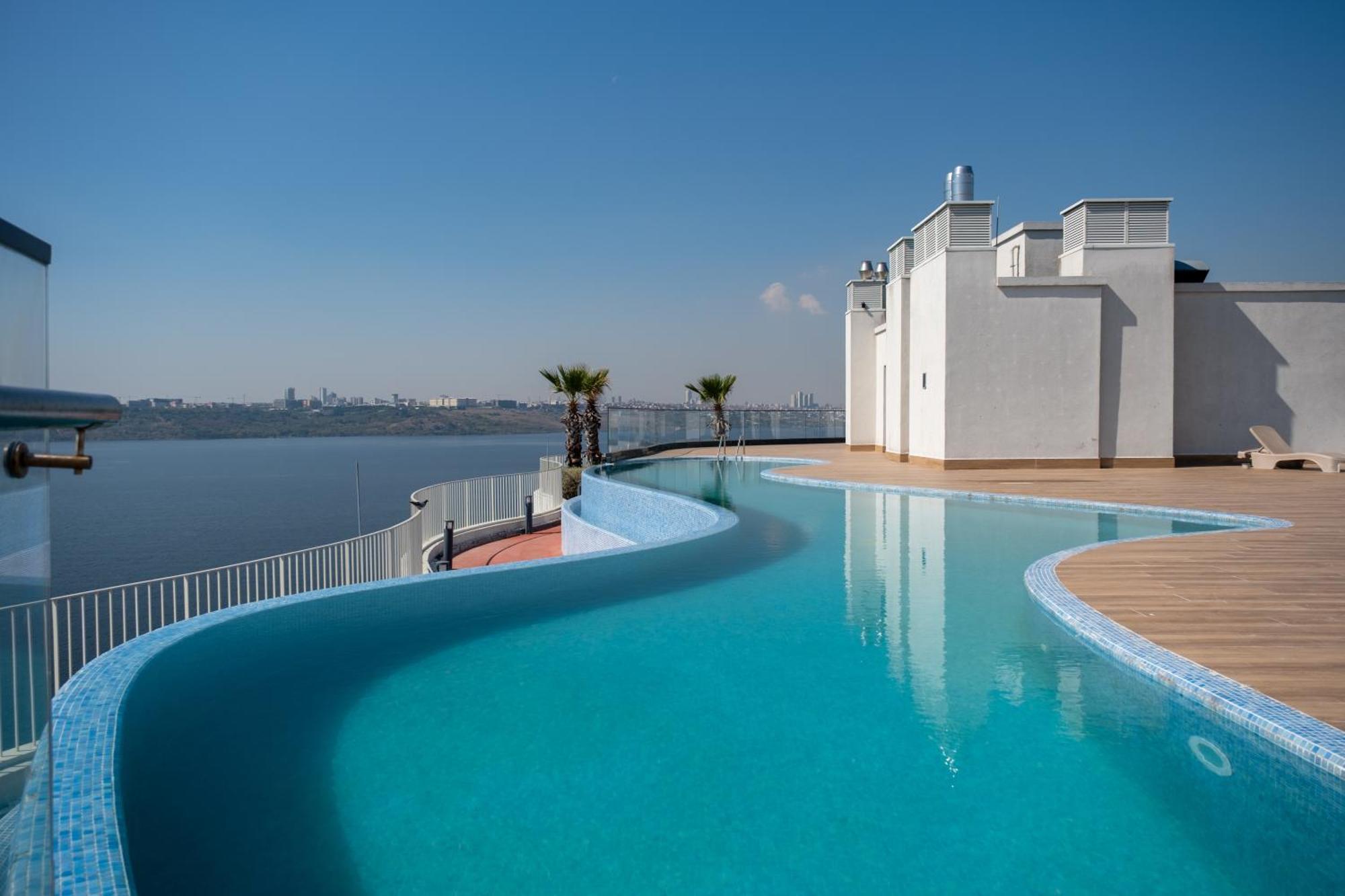 Golden Stones House Sea And Lake View Istanbul Bagian luar foto